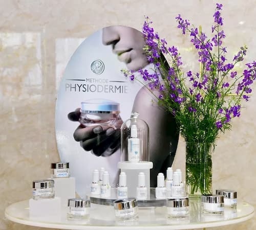 Liệu trình thải độc da mặt tại spa sử dụng 100% dược mỹ phẩm thiên nhiên trị liệu Thụy Sĩ Physiodermie